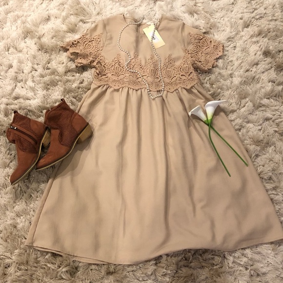 Blush Dress 🌺 - Picture 1 of 3